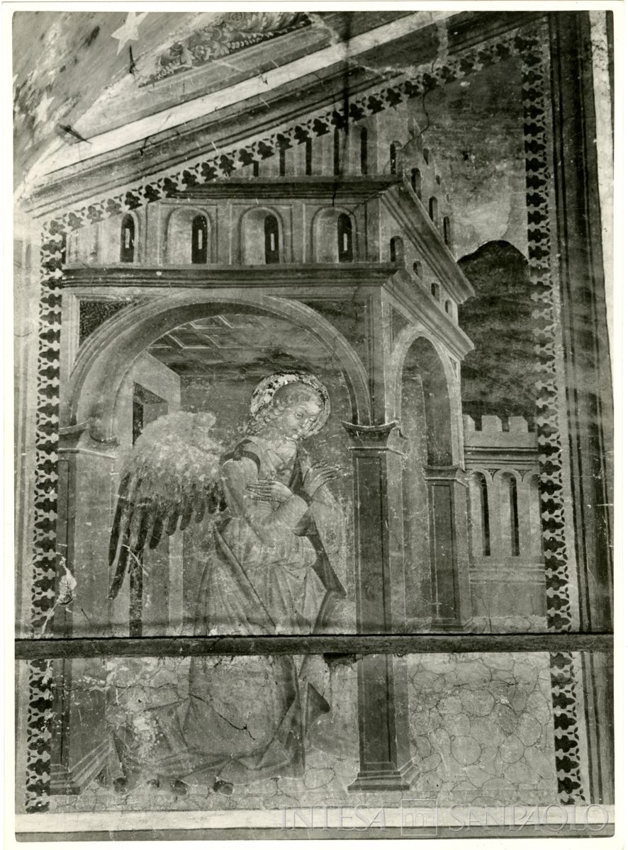 Martinengo, Ex Monastero di Santa Chiara: dettaglio dell'affresco con l'Arcangelo Gabriele che annuncia prima del restauro, settembre 1963 (Foto Wells)