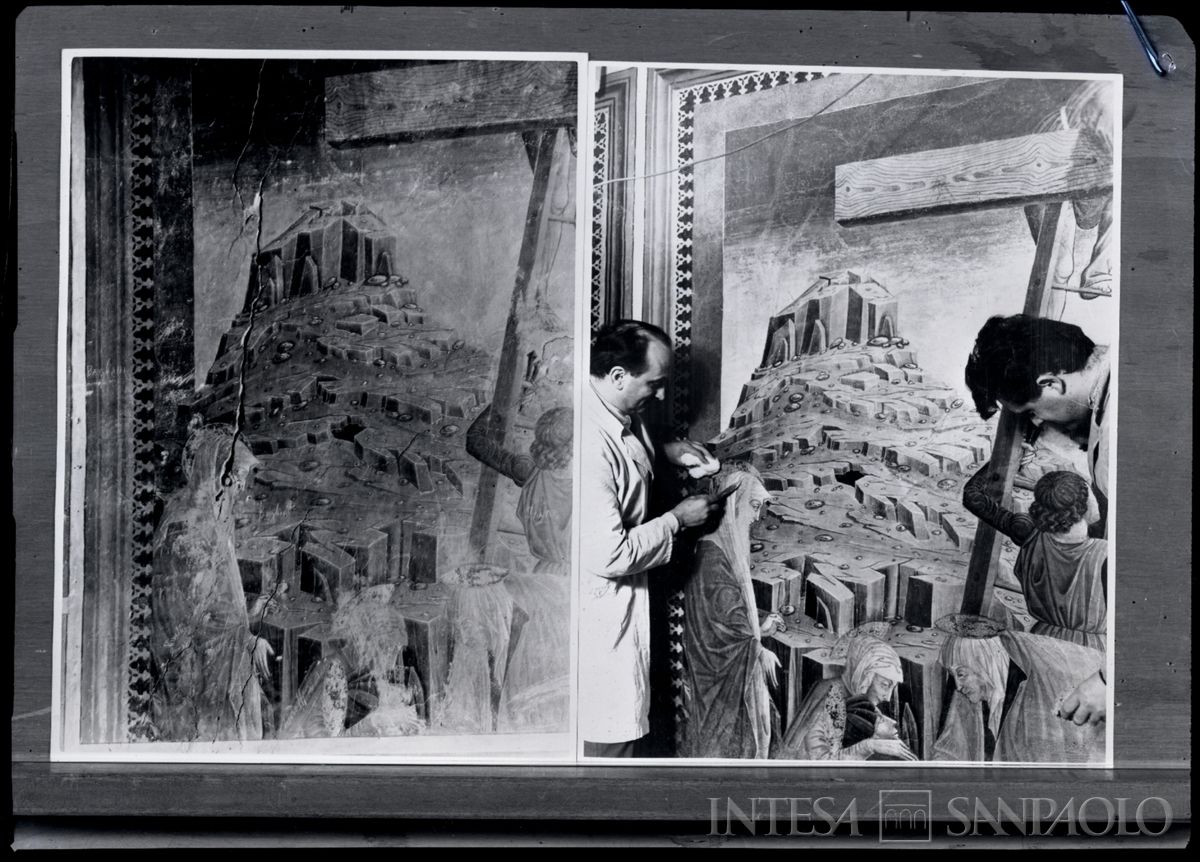 Martinengo, Ex Monastero di Santa Chiara: negativo con riproduzione di una stampa raffigurante la deposizione dalla croce, a sinistra prima del restauro e a destra con i restauratori al lavoro, 1963