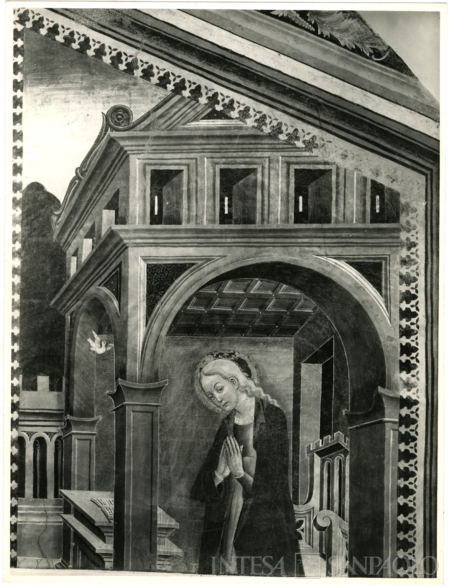 Martinengo, Ex Monastero di Santa Chiara: particolare dell'affresco raffigurante la Madonna raffigurata nell'Annunciazione dopo il restauro, novembre 1963 (Foto Wells)