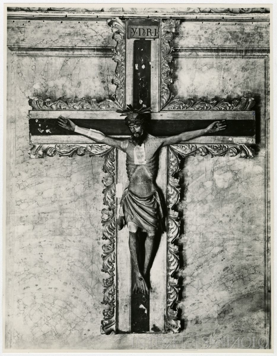 Novara, Battistero del Duomo: sviluppo del negativo di una riproduzione fotografica del crocifisso ligneo durante i restauri, 1962-1965