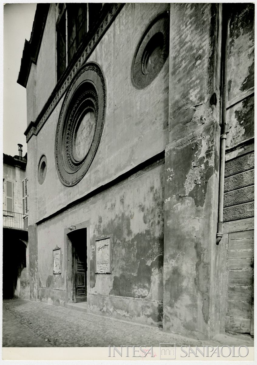 Pavia, Chiesa di San Giovanni Domnarum: facciata della chiesa, luglio 1964 (Foto G. Chiolini)
