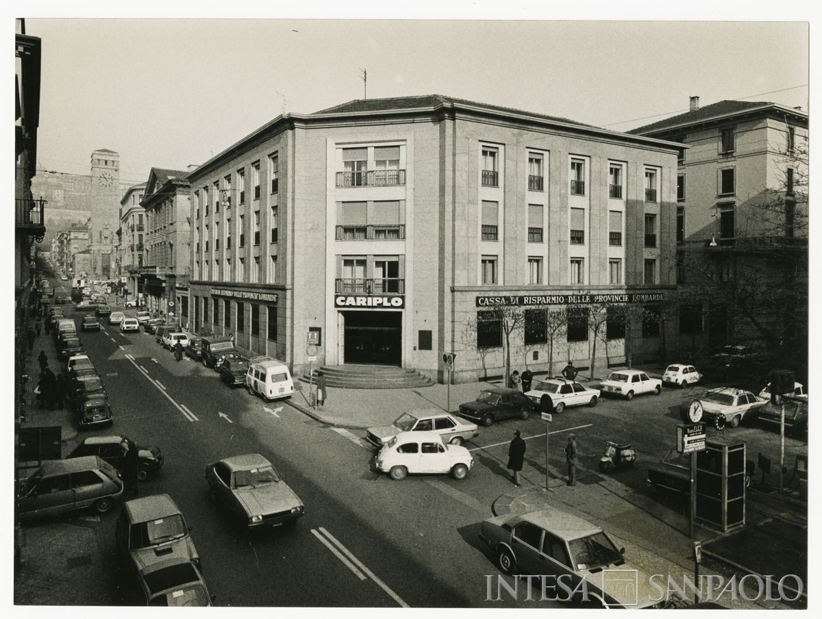 Cariplo, esterno della Sede di Bergamo, 1980 (Mario La Porta)