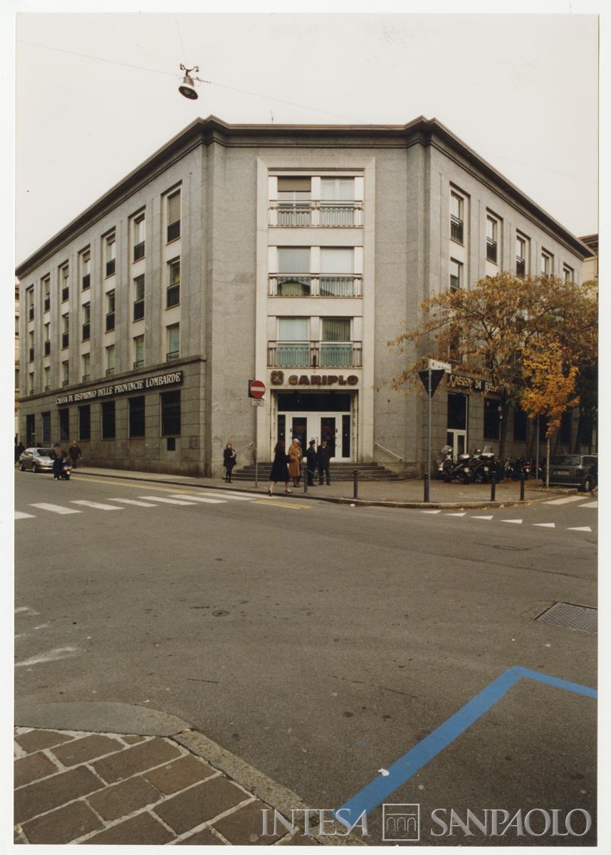 Cariplo, esterno della Sede di Bergamo, novembre 1999 (Dino Sala)