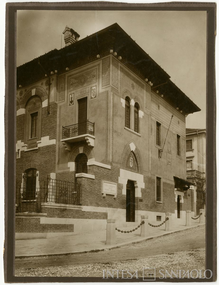 Cariplo, esterno della filiale di Gavirate, 1929 (Pietro Parma)