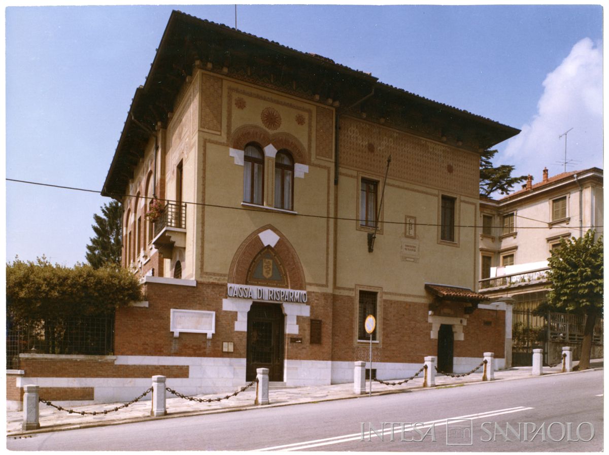 Cariplo, esterno della filiale di Gavirate, anni 1970 (Elle2)