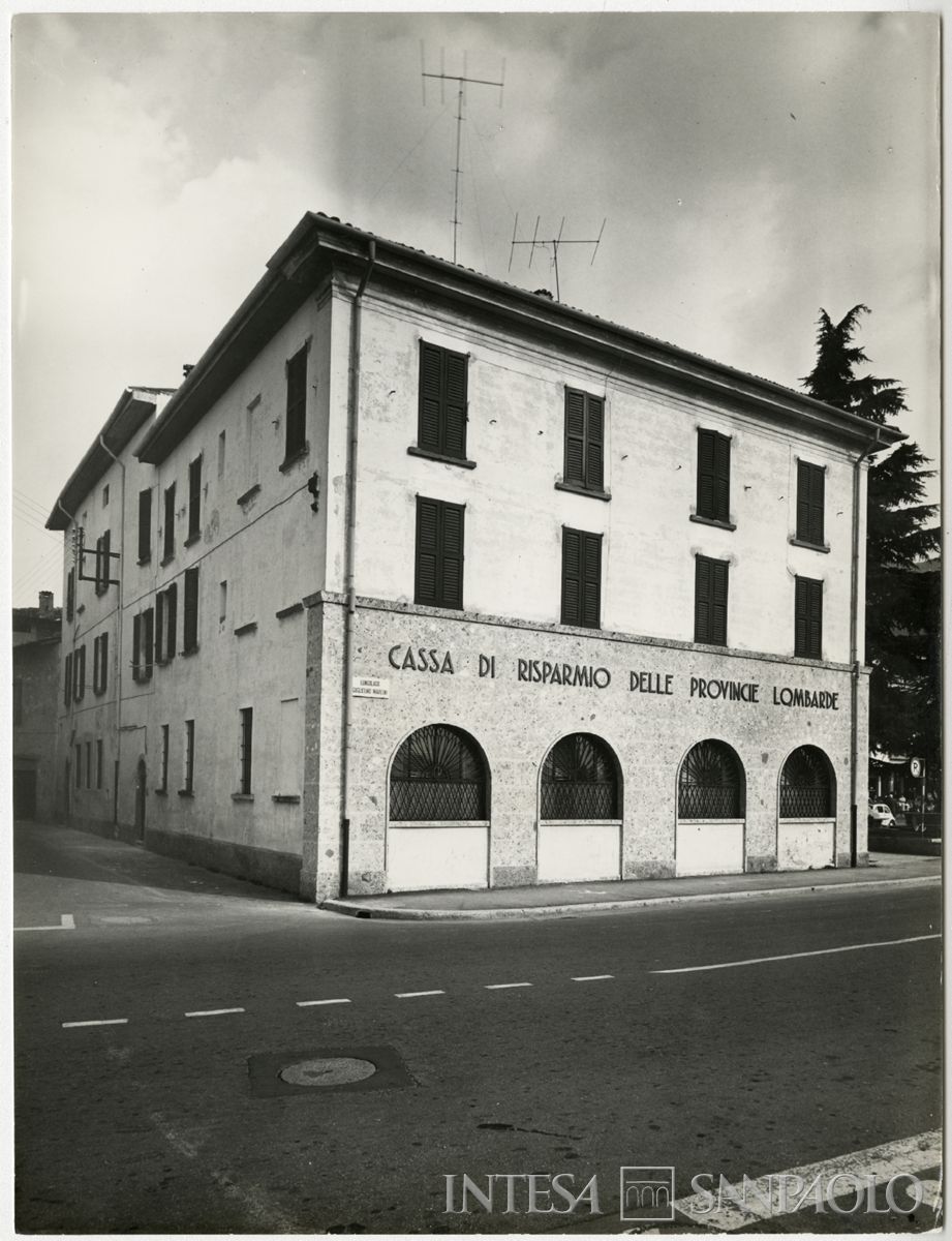 Cariplo, filiale di ISEO, lungolago Marconi angolo via Quadra 3/5, settembre 1961 (Foto Sbardolini)