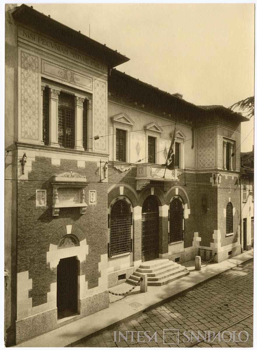 Cariplo, esterno della filiale di Legnano, 1927 (Giovara e Figli)