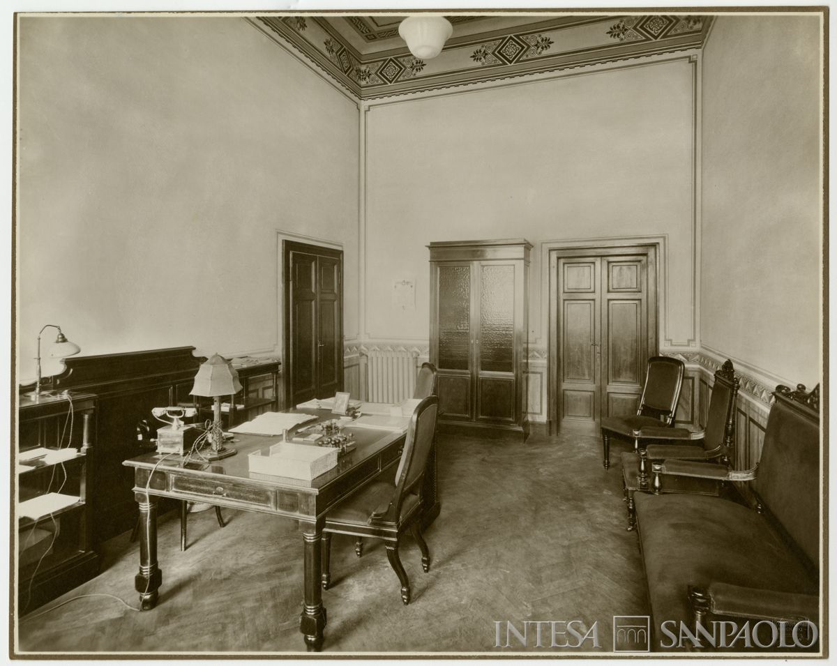 Cariplo, interno della filiale di Legnano, 1927 (Giovara e Figli)