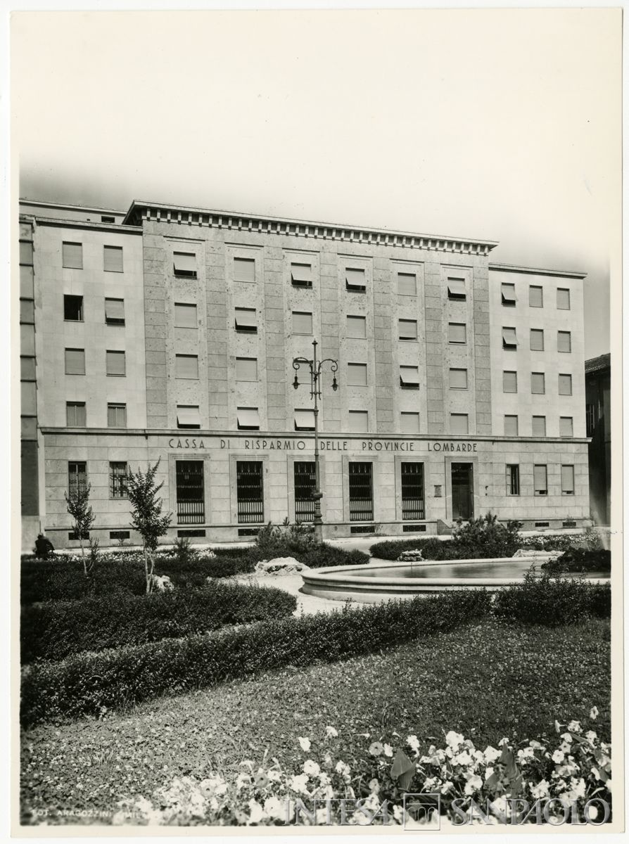 Cariplo, esterno della Sede di Monza, 1951 (Vincenzo Aragozzini)