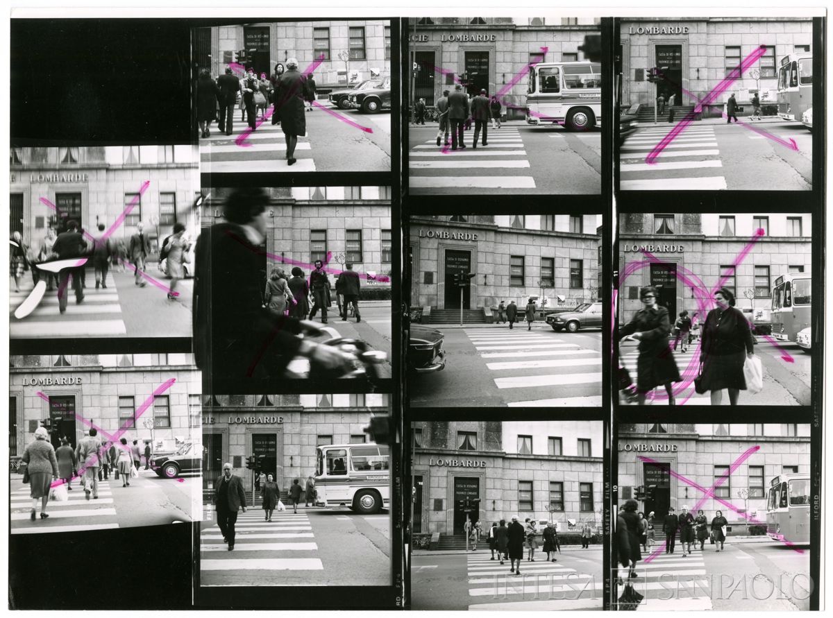 Cariplo, provini a contatto, con indicazioni ms. del fotografo, relativi all'esterno della Sede di Monza, anni 1970 (fotografo sconosciuto)