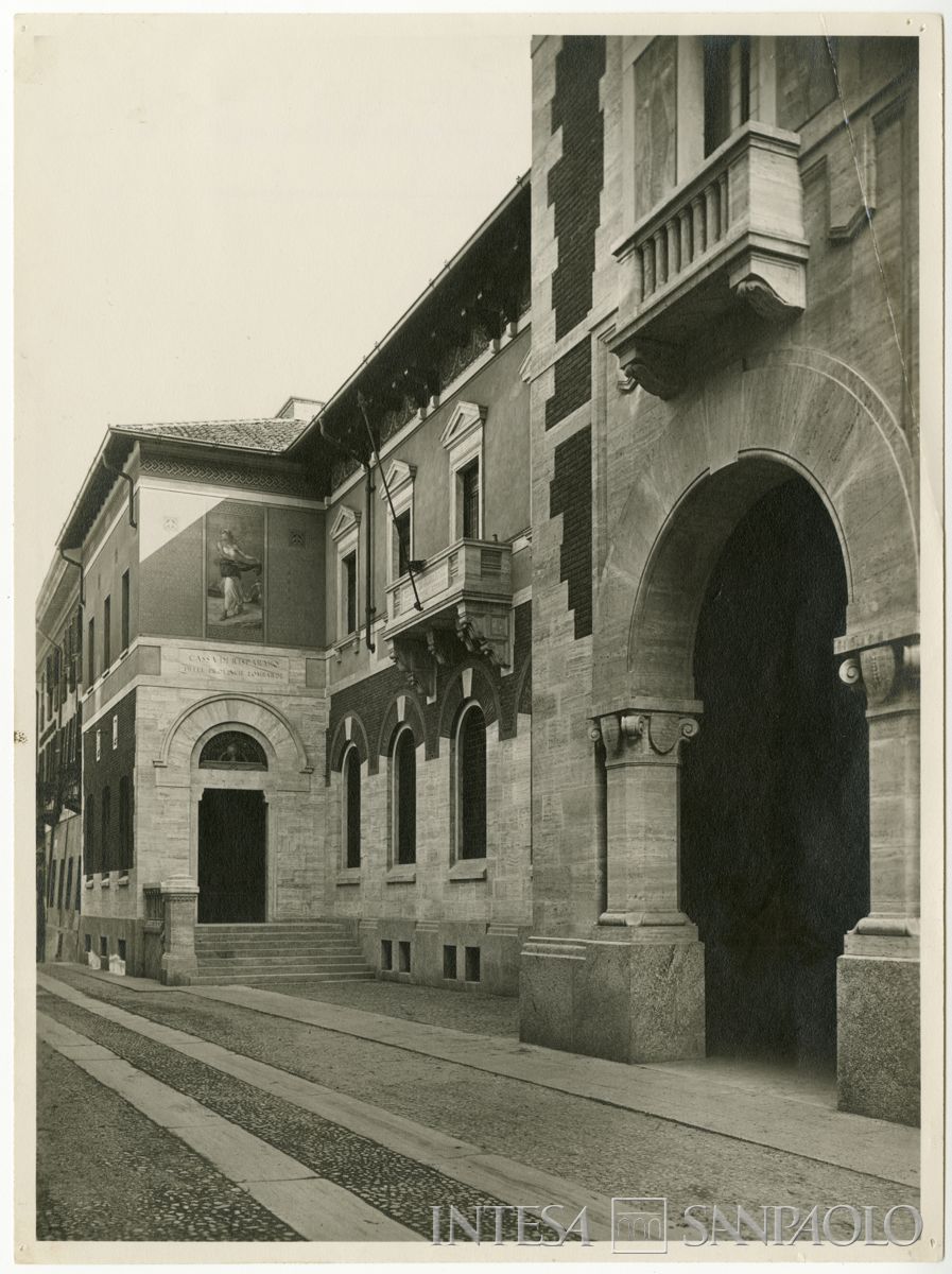 Cariplo, esterno della Sede di Pavia, 1931 (Bottega di fotografia Chiolini & Turconi)