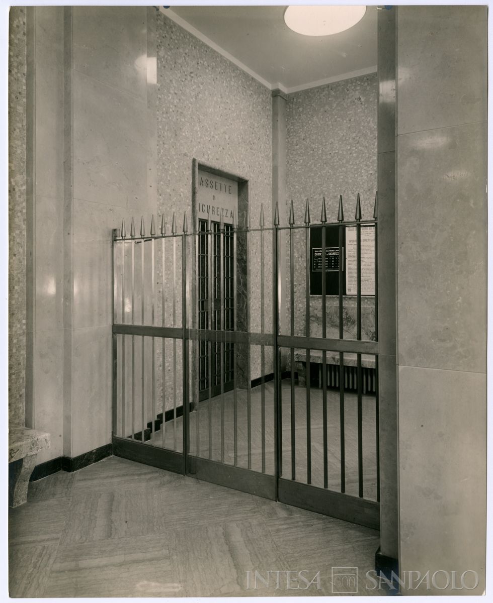 Cariplo, ingresso alle cassette di sicurezza nella Sede di Sondrio, 14 giugno 1941 (Paganini)