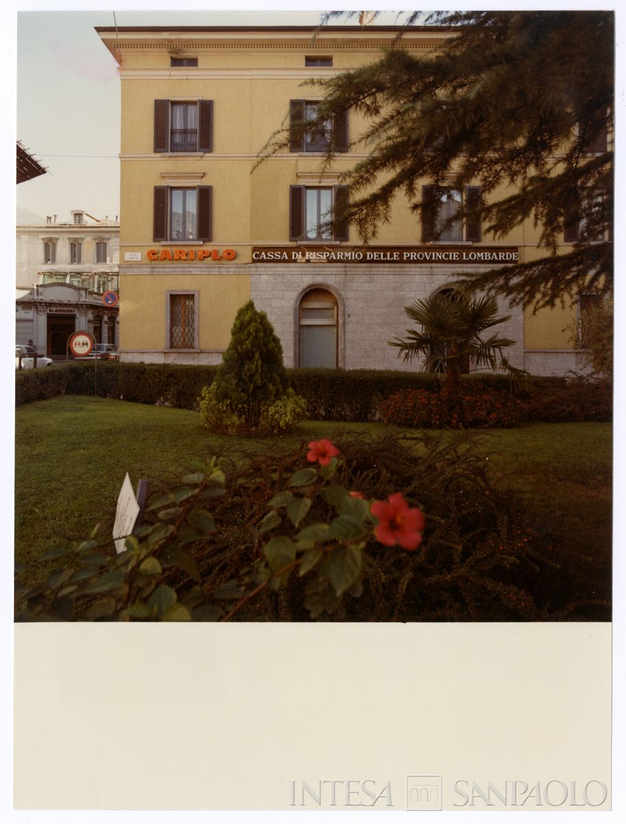 Cariplo, esterno della Sede di Sondrio, 1983 (Mario La Porta)