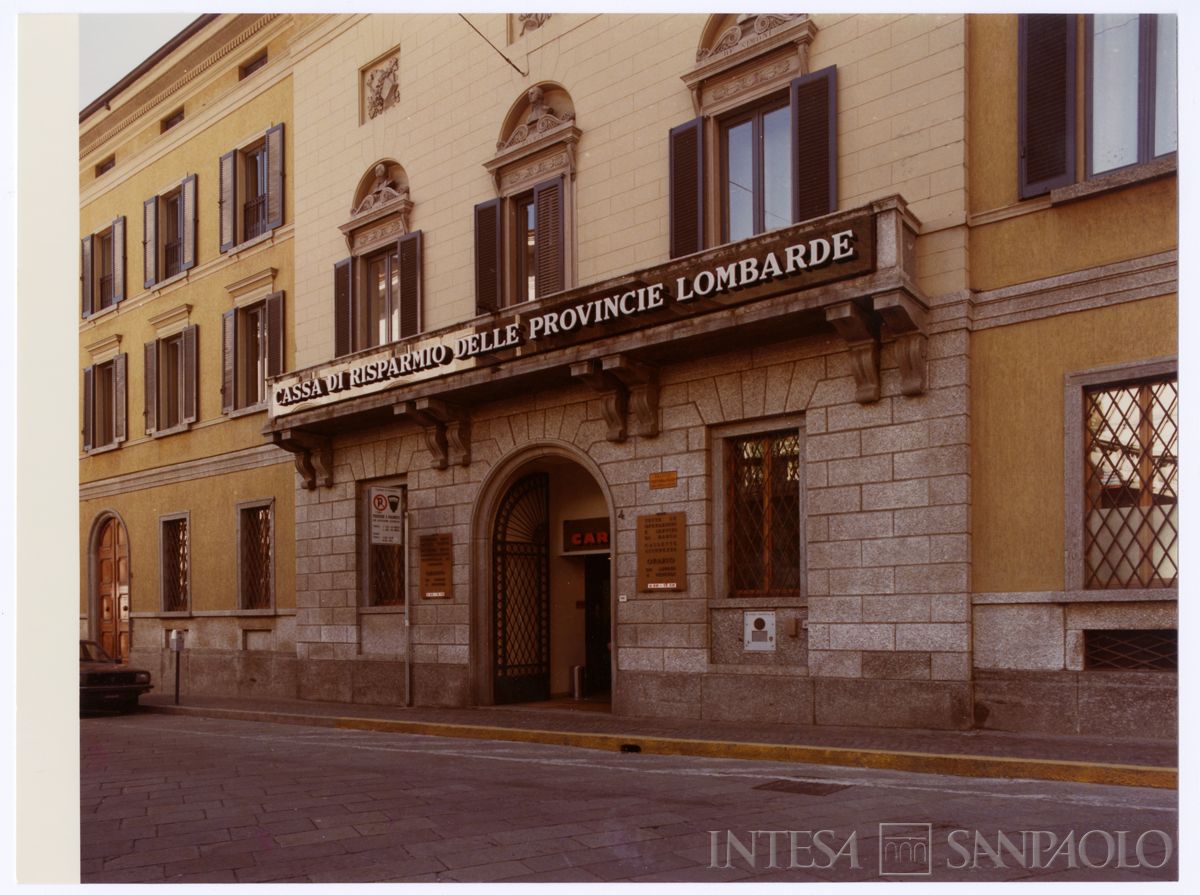 Cariplo, facciata della Sede di Sondrio, 1983 (Mario La Porta)