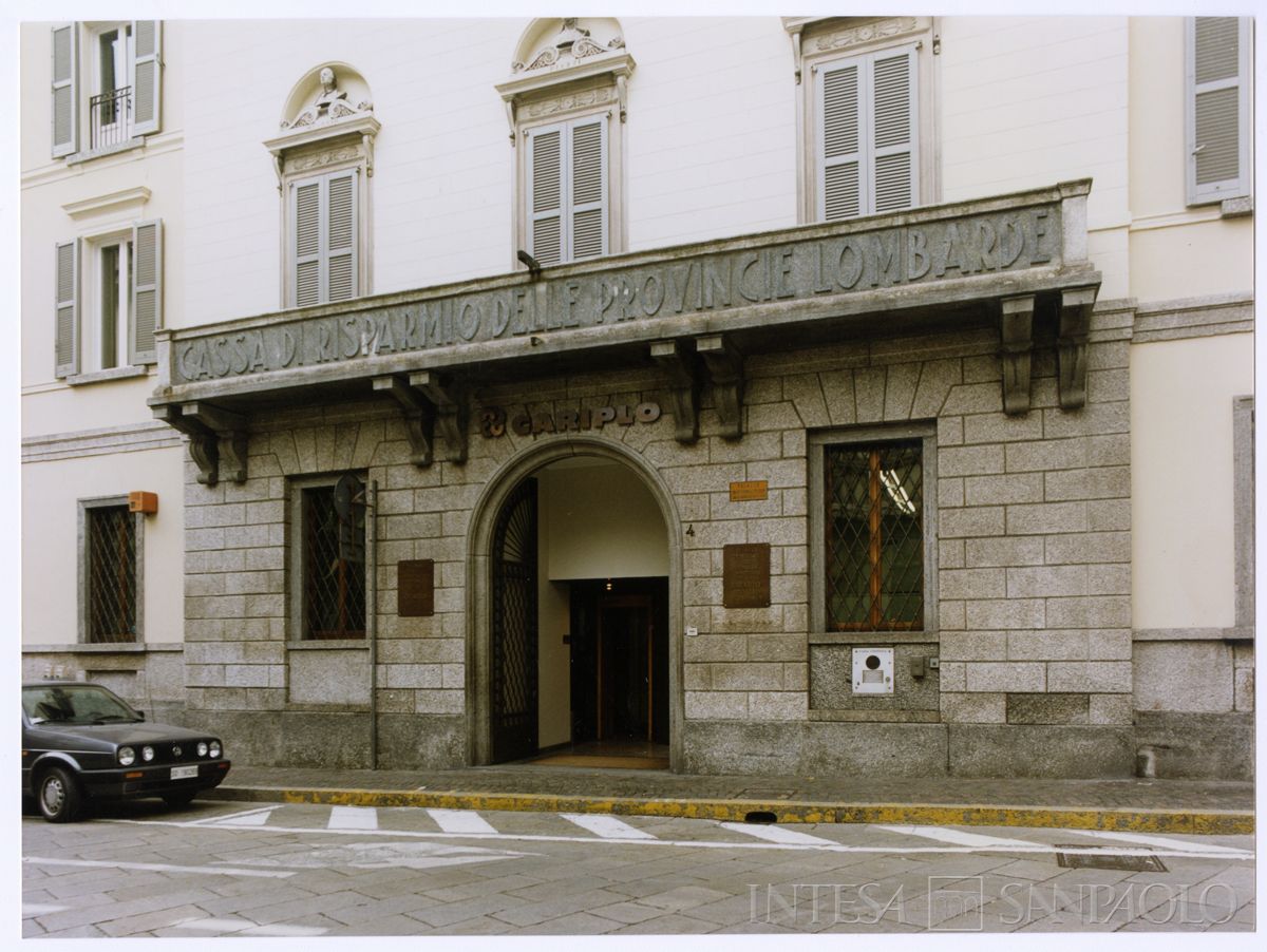 Cariplo, esterno della Sede di Sondrio, dicembre 1994 (Mario La Porta)