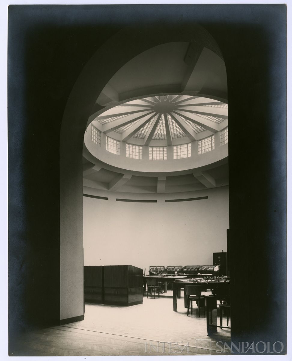 Cariplo, back office della Sede di Varese, [1939] (Paganini)