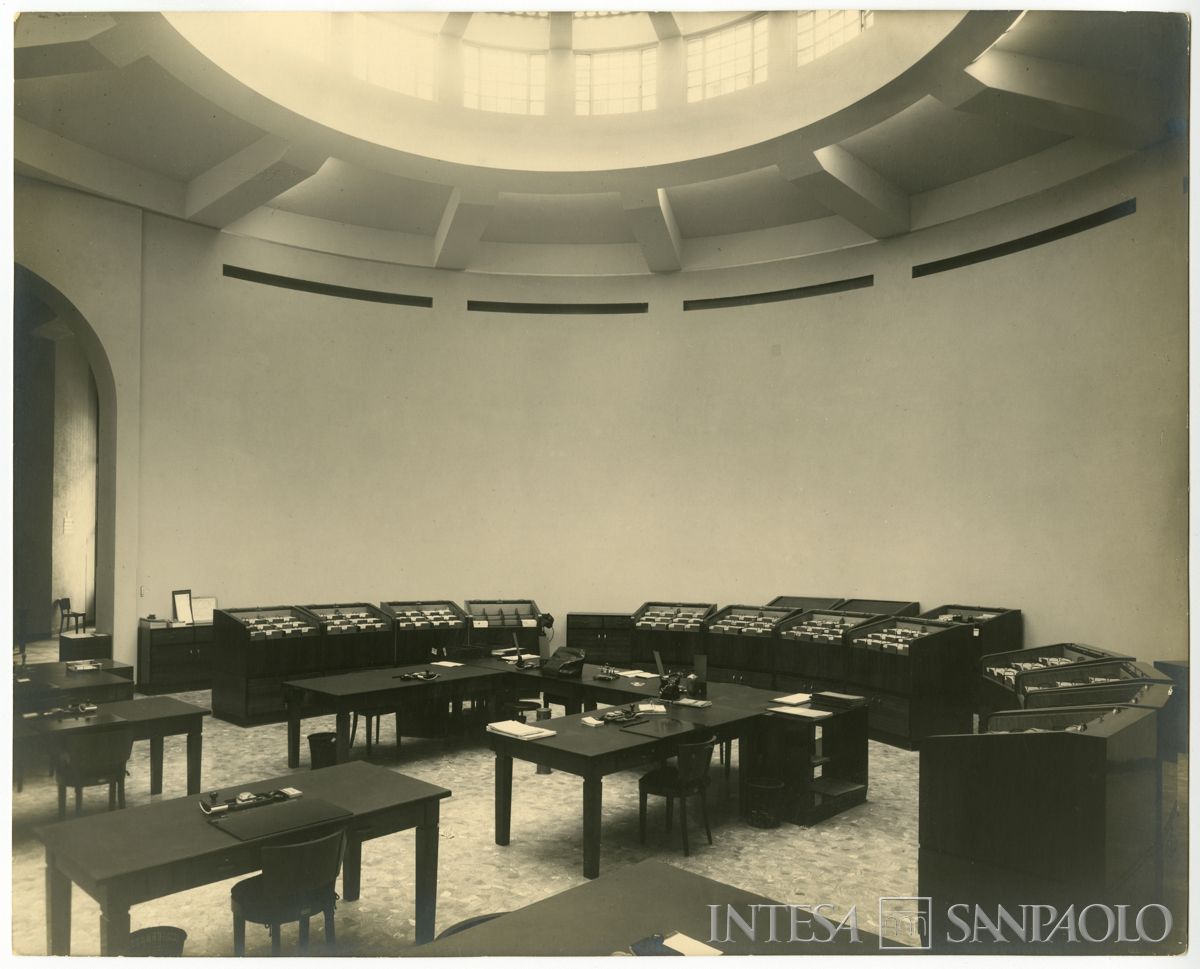 Cariplo, back office della Sede di Varese, [1939] (Paganini)