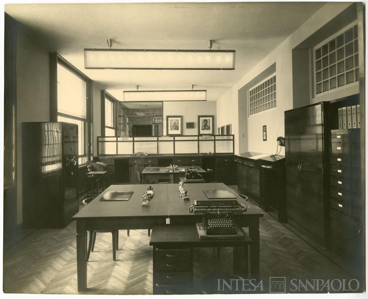Cariplo, back office della Sede di Varese, [1939] (Paganini)