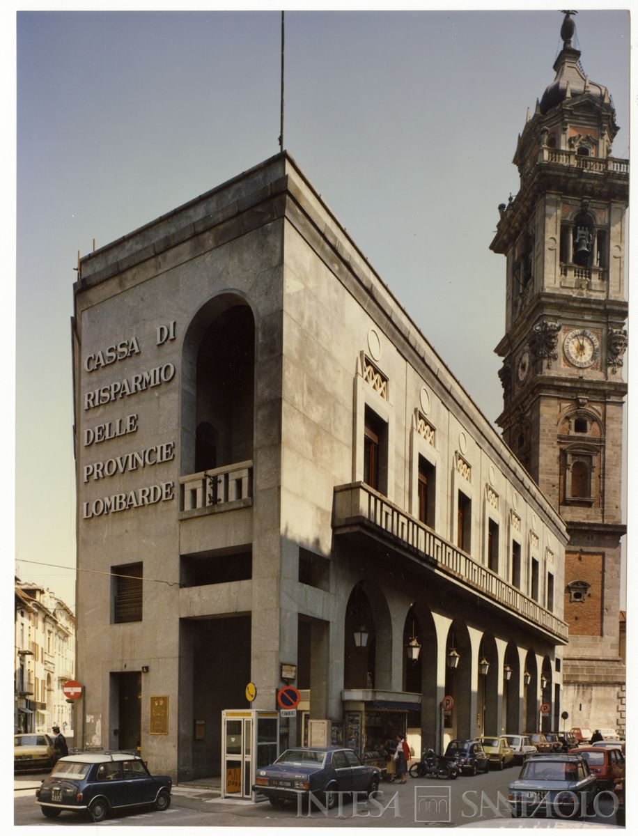 Cariplo, esterno della Sede di Varese, 1982 (Mario La Porta)