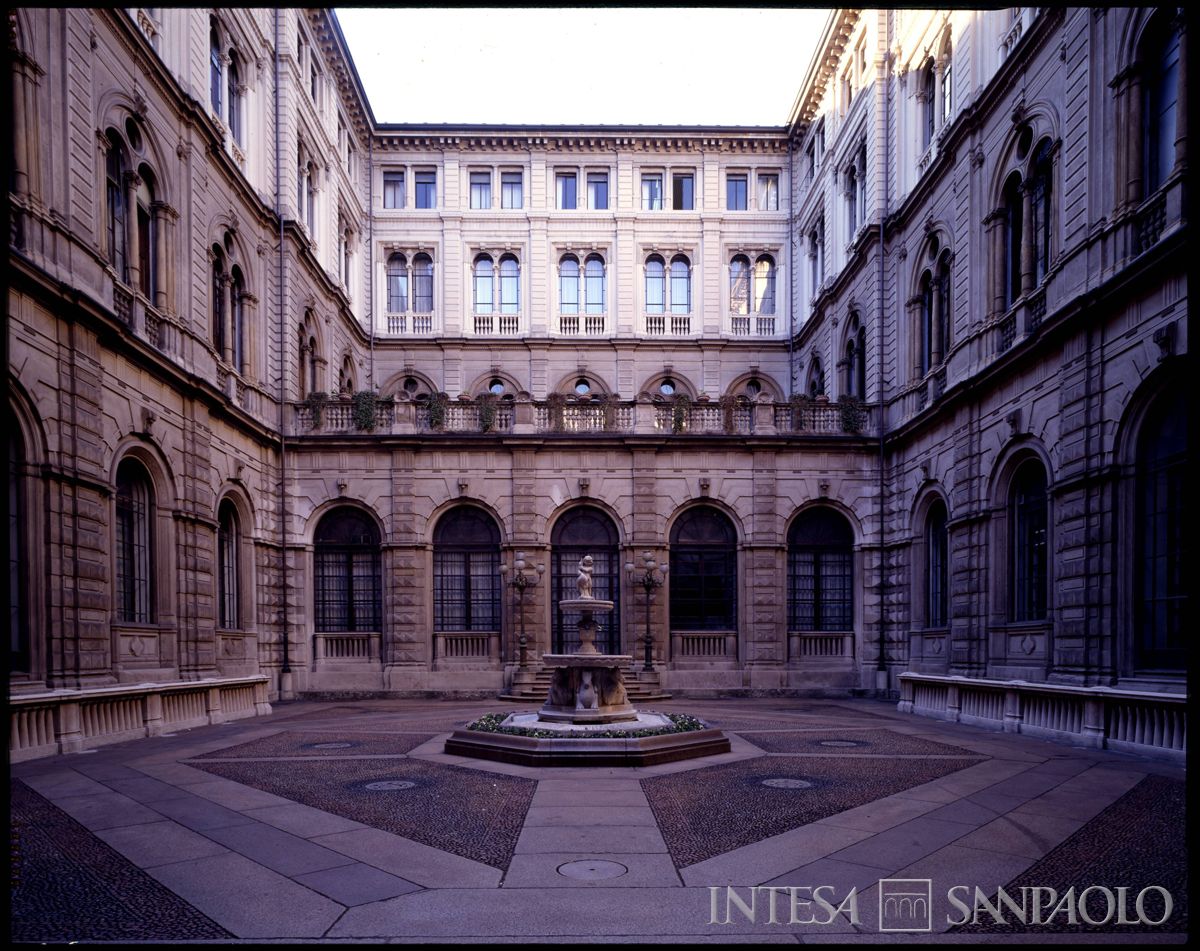 Cà de Sass, cortile interno, anni 1990 (Foto Nino De Angelis)
