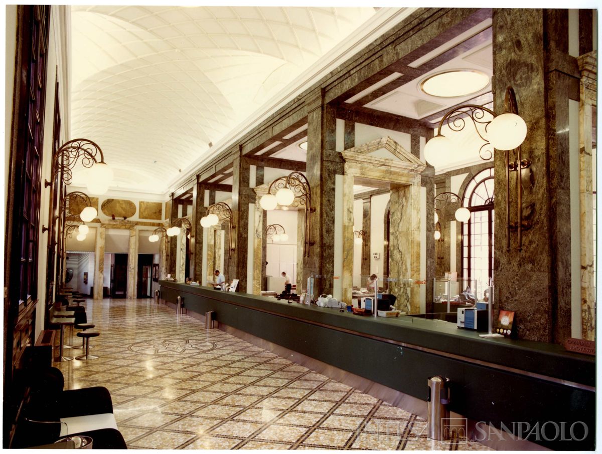 Cà de Sass, interno con uffici, 1984 (foto di Tani Capa)