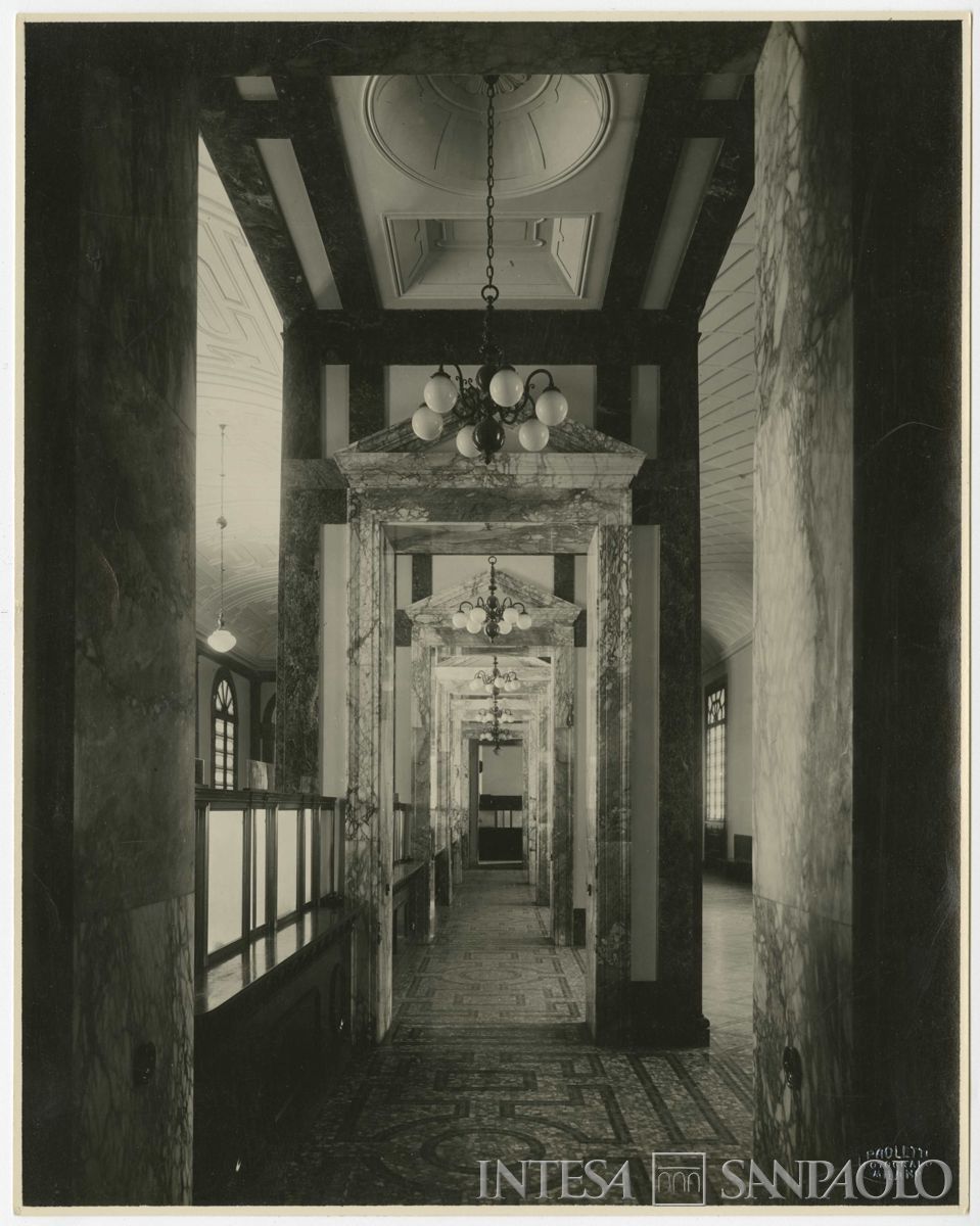Cà de Sass: interni della cassa centrale, anni 1930 (foto di Antonio Paoletti)