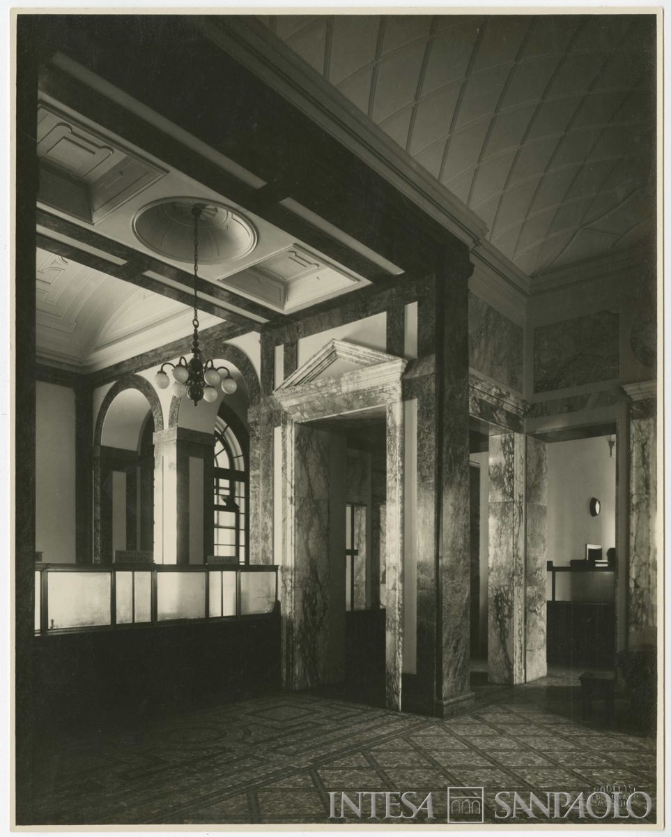 Cà de Sass: interni della cassa centrale, anni 1930 (foto di Antonio Paoletti)