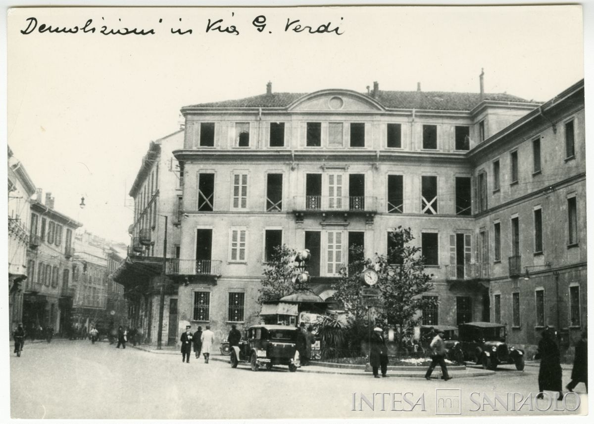 Palazzo delle Colonne, demolizione degli edifici preesistenti, 1931 (Foto Argo)