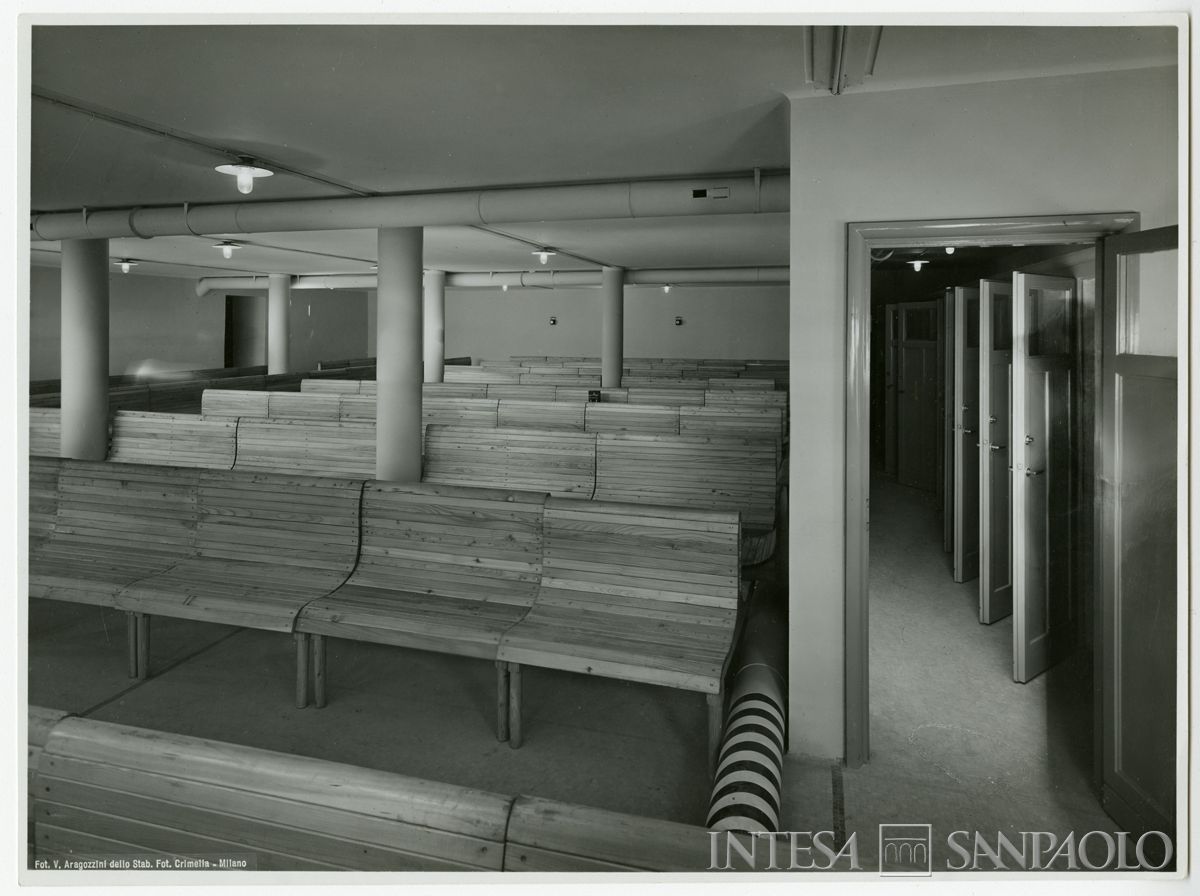 Palazzo delle Colonne, rifugio antiaereo, 1941 (Vincenzo Aragozzini dello Stabilimento Fotografico Crimella)