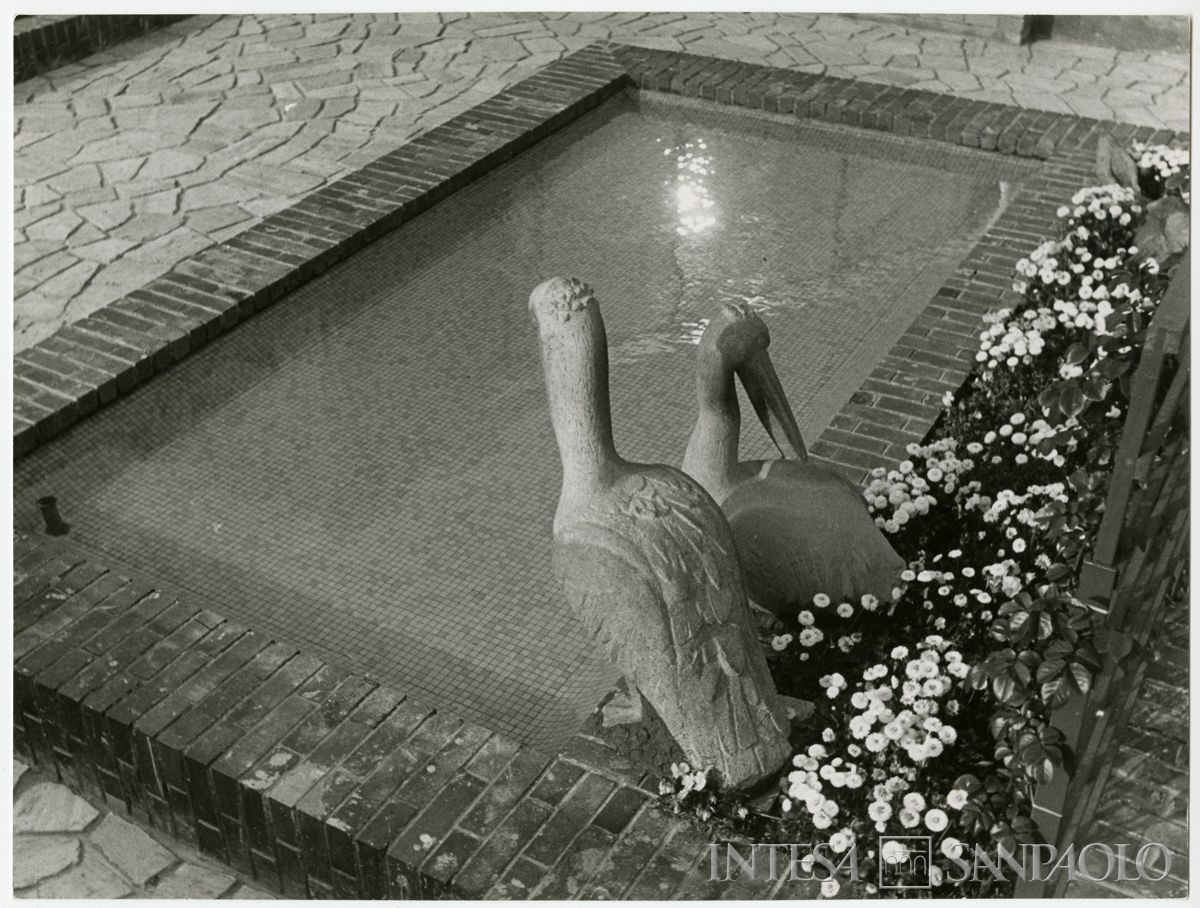 Palazzo delle Colonne, i pellicani di Giuseppe Pizzorni, 1941 (Bruno Stefani)