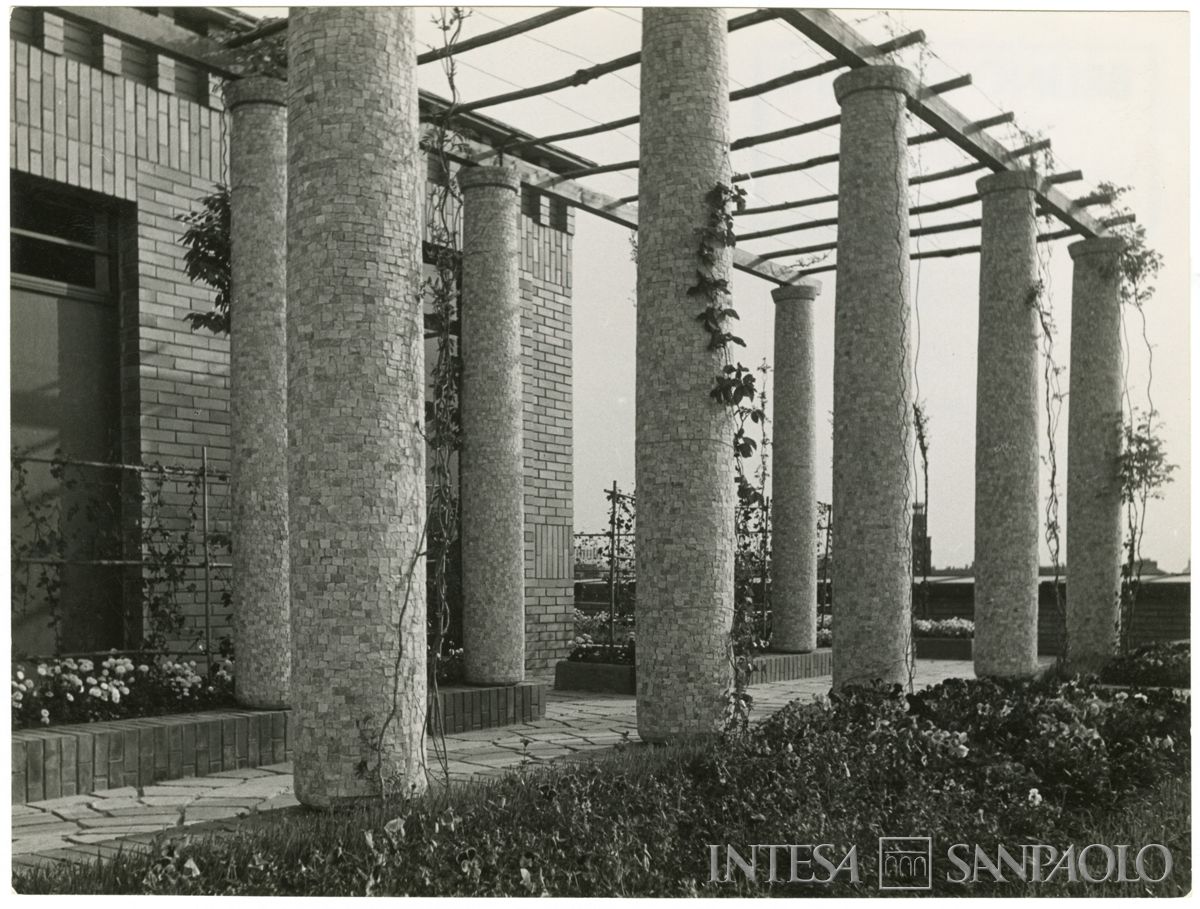 Palazzo delle Colonne, colonnato sul giardino pensile, 1941 (Bruno Stefani)