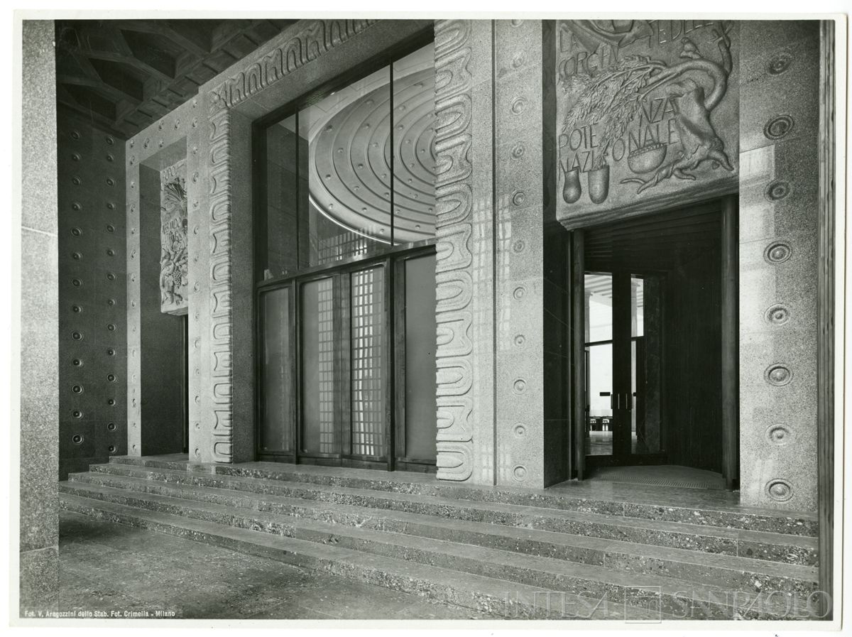 Palazzo delle Colonne, ingresso, 1941 (Vincenzo Aragozzini)
