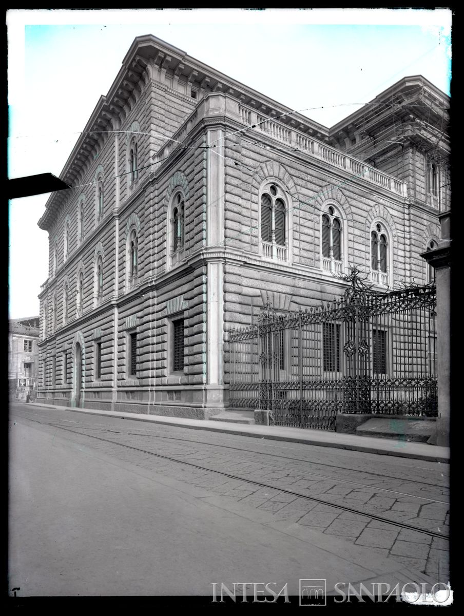 Cà de Sass, esterno su via Monte di Pietà, 1900-1930 (fotografo sconosciuto)