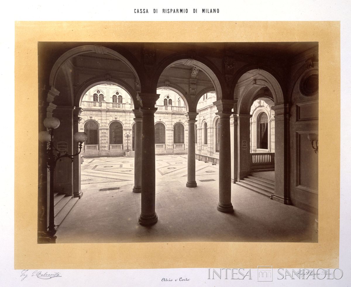 Cà de Sass, vista del cortile dall'atrio, riproduzione moderna dell'album del 1872 (Foto Nino De Angelis)