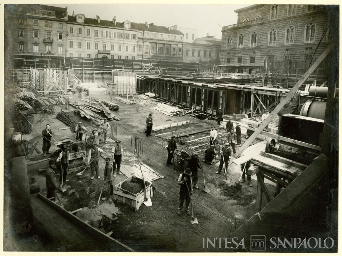 Palazzo della Colonne, formazione del solaio del primo sotterraneo, 1938 (Riccardo Paganini)