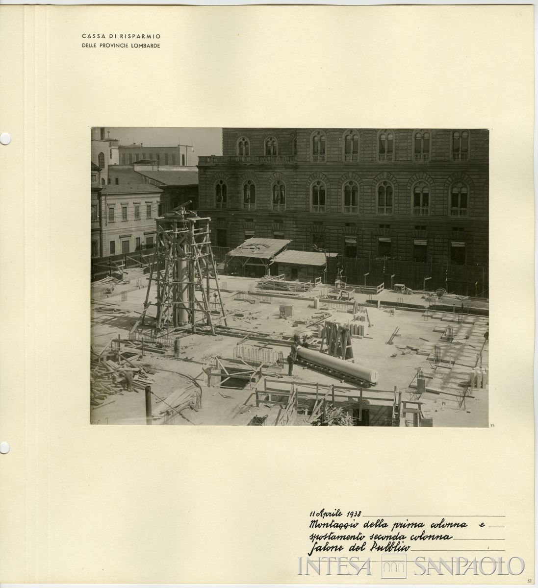 Palazzo della Colonne, montaggio della prima colonna del salone del pubblico, 1938 (Riccardo Paganini)