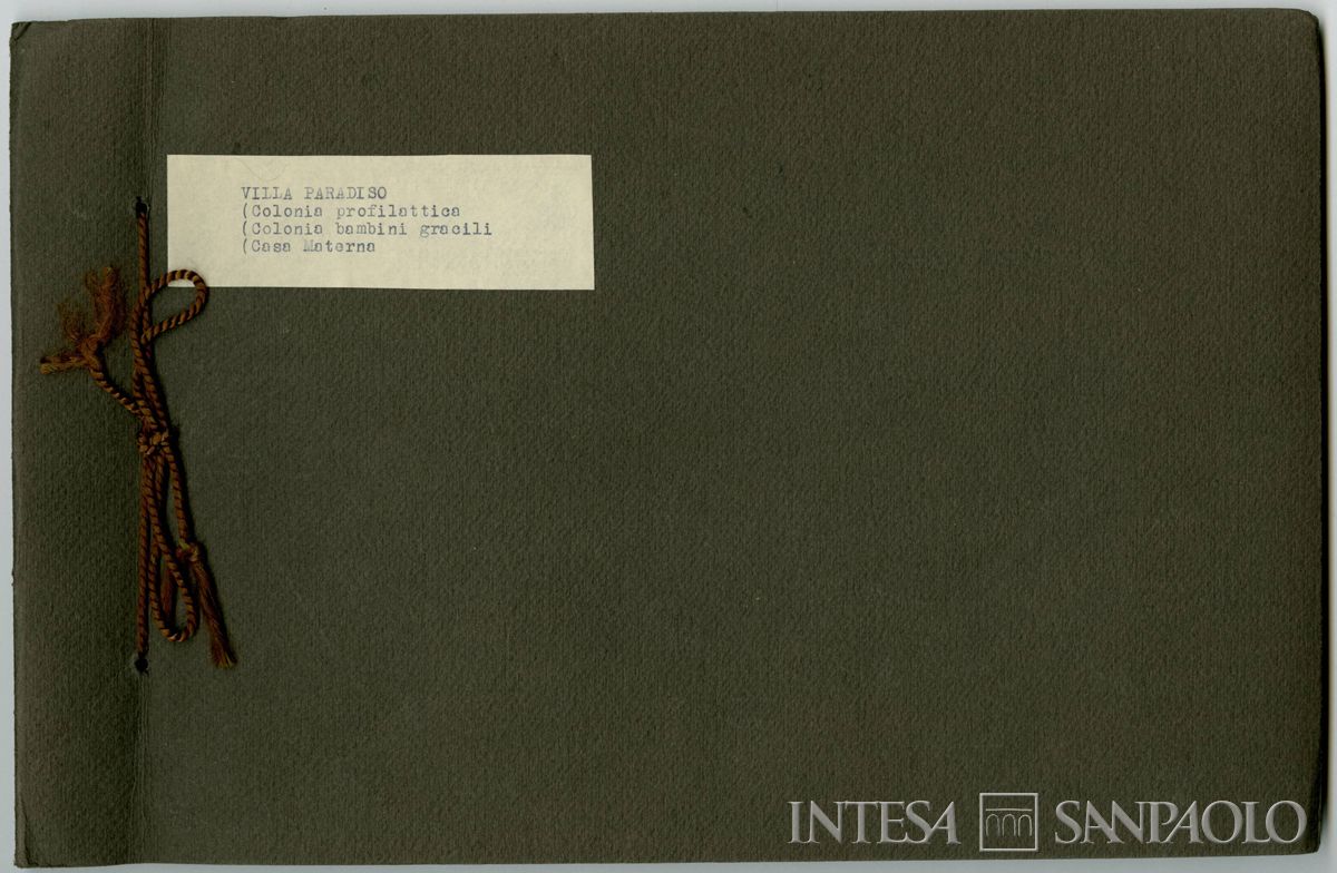 Copertina dell'album sulle attività della Colonia Profilattica Infantile a Villa Paradiso, Brescia, 1930