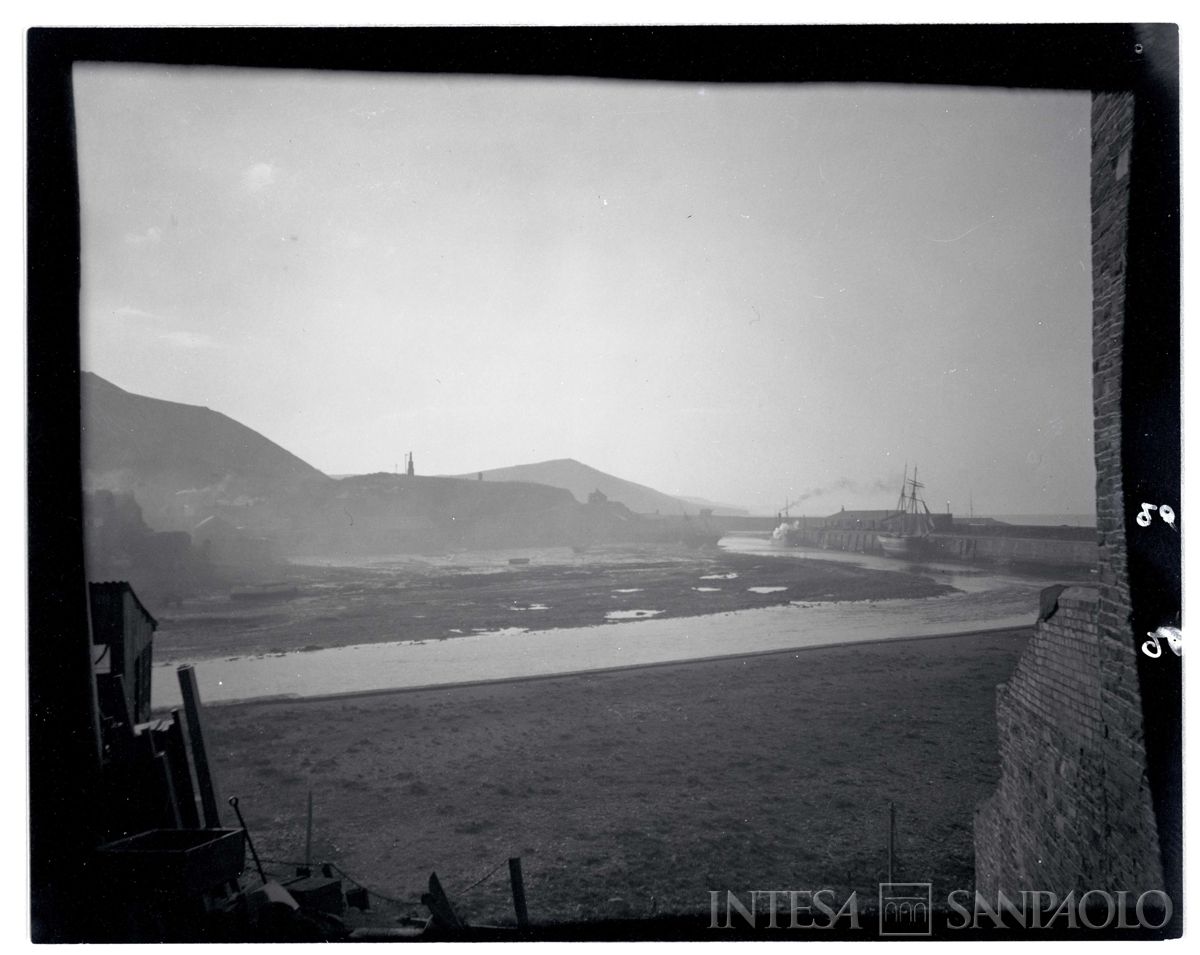 Scorcio della cittadina di Aberystwyth nel Galles, 1898-1901 (Bernardino Nogara)