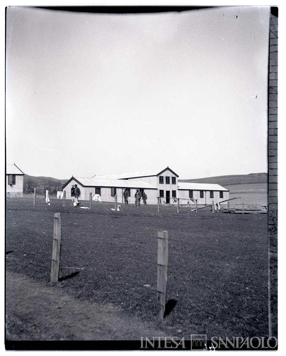 Villaggio inglese nei pressi della miniera di Frongoch, 1899-1901 (Bernardino Nogara)