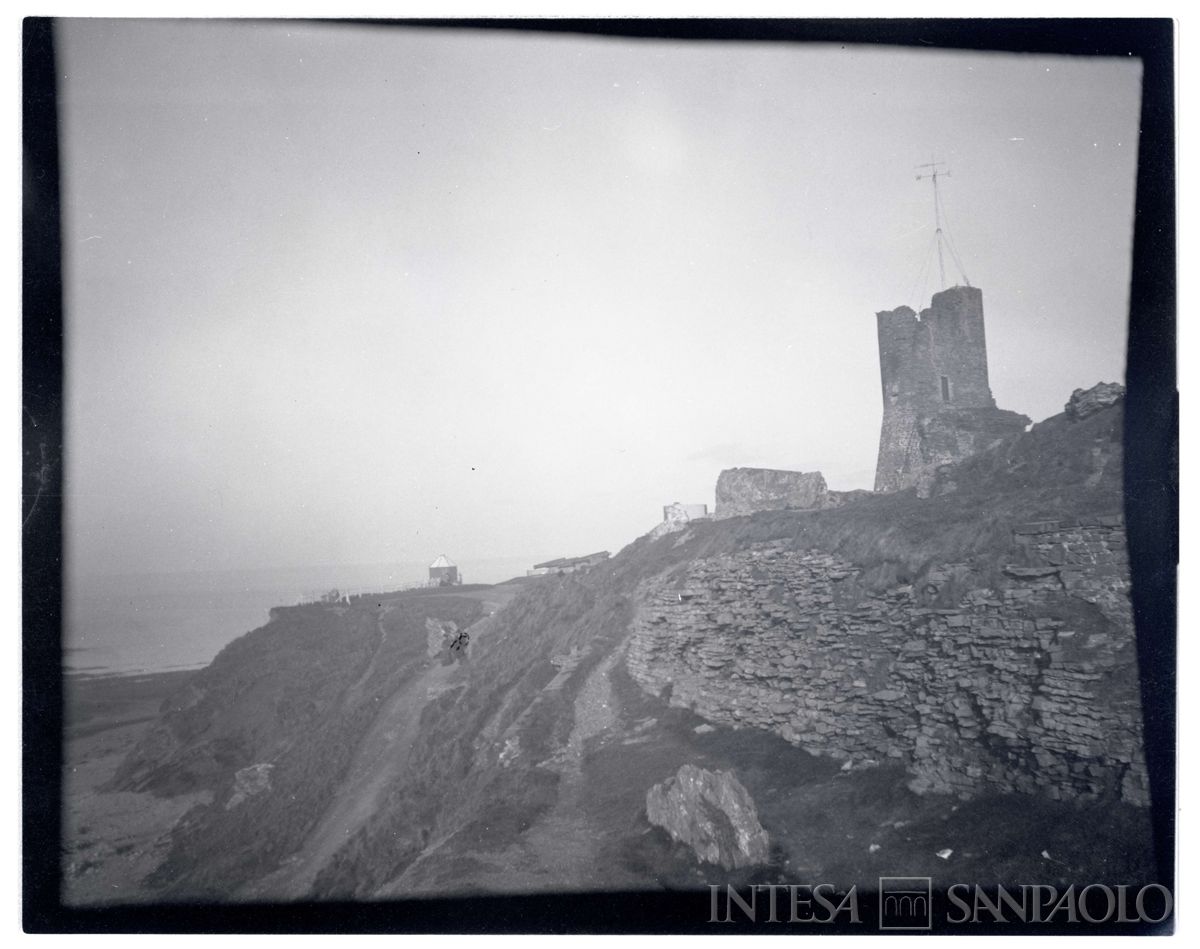 Ruderi di Castle Point nei pressi di Aberystwyth, 1898-1901 (Bernardino Nogara)