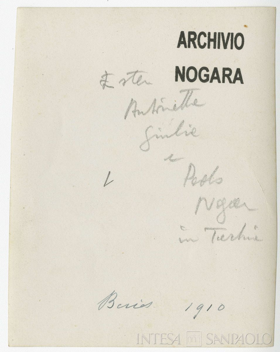 Nogara Ester con i figli Antonietta, Giulia e Paolo a Beykos, 1912 circa (fotografo sconosciuto), verso