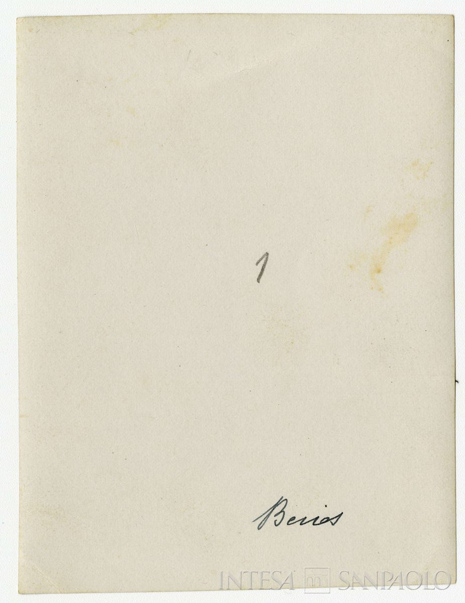 Nogara Ester con i figli Antonietta, Giulia e Paolo a Beykos, 1912 circa (fotografo sconosciuto), verso