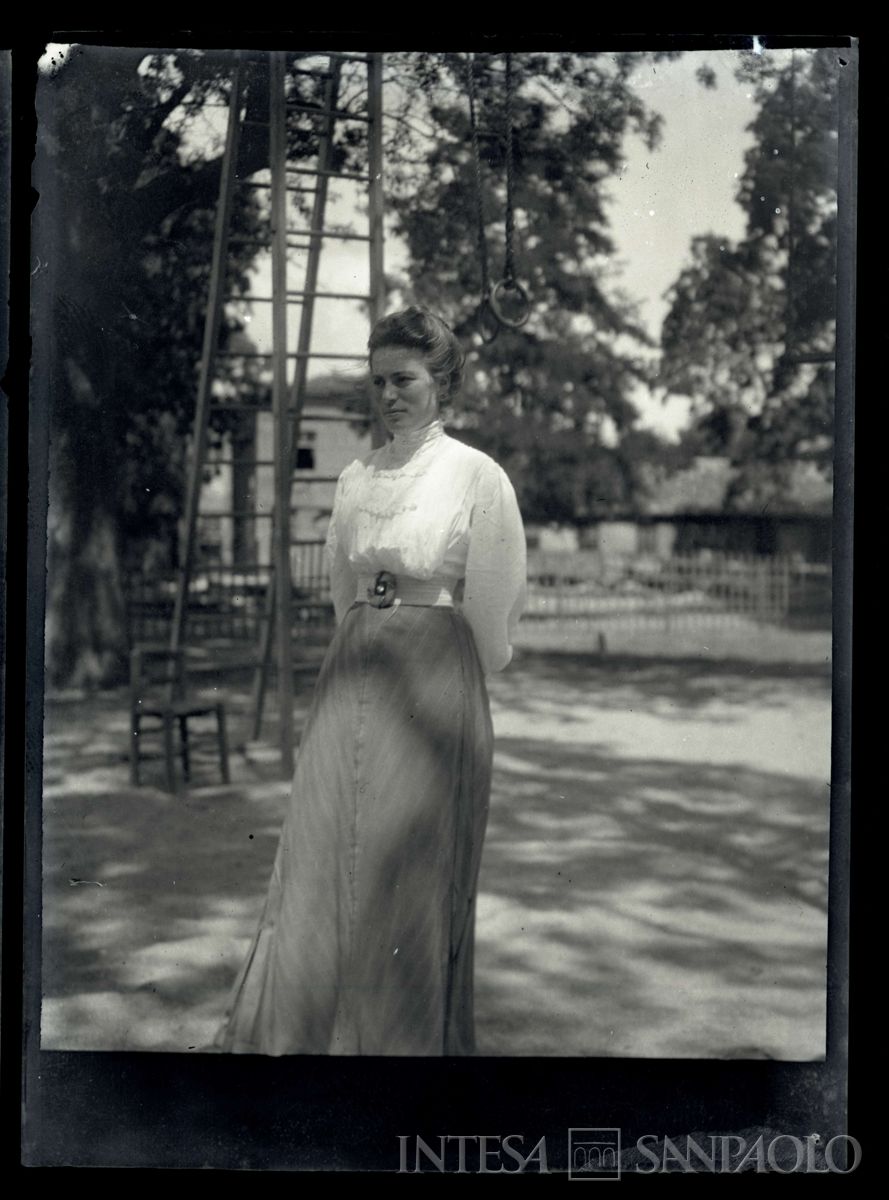 Candida, la balia della famiglia Nogara, a Beykos, 1910 (Bernardino Nogara)