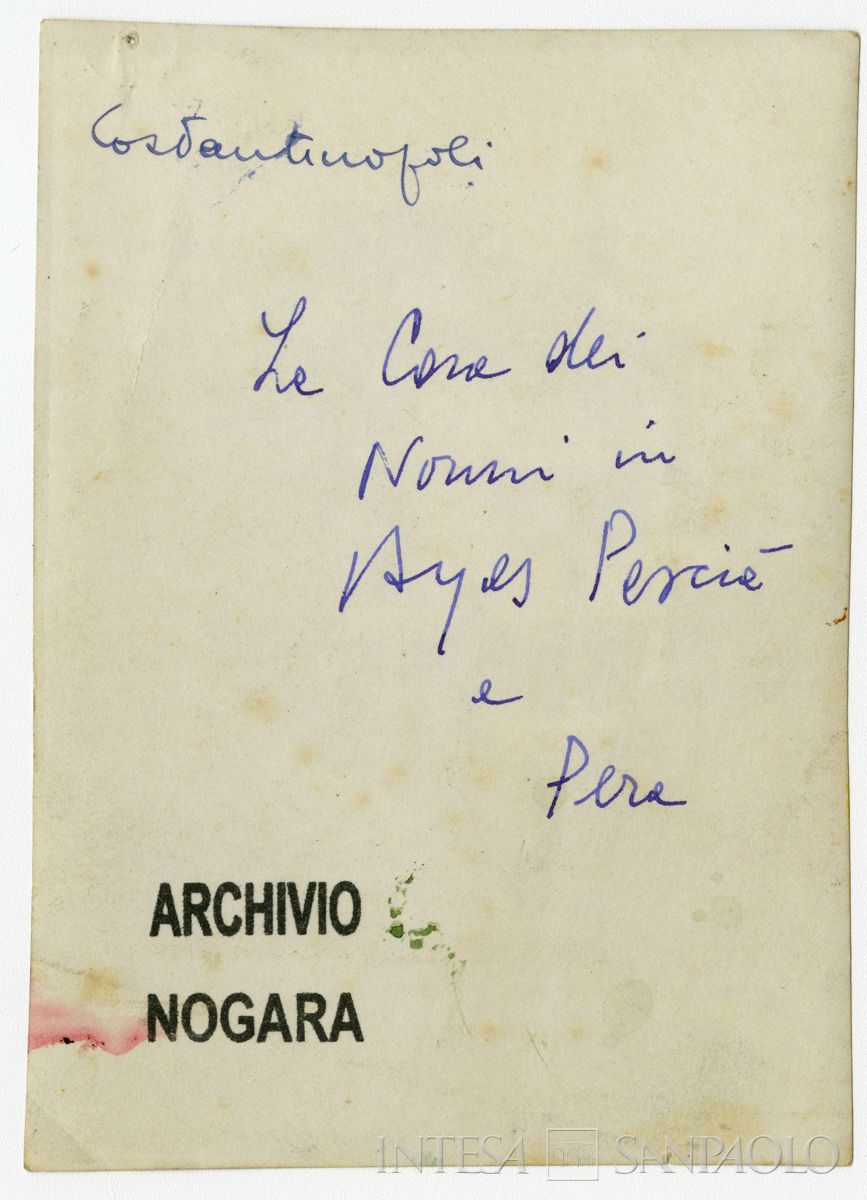 Casa della famiglia Nogara a Costantinopoli, nel quartiere Pera, sotto l'ambasciata tedesca, 1908 - 1914 (fotografo sconosciuto), verso