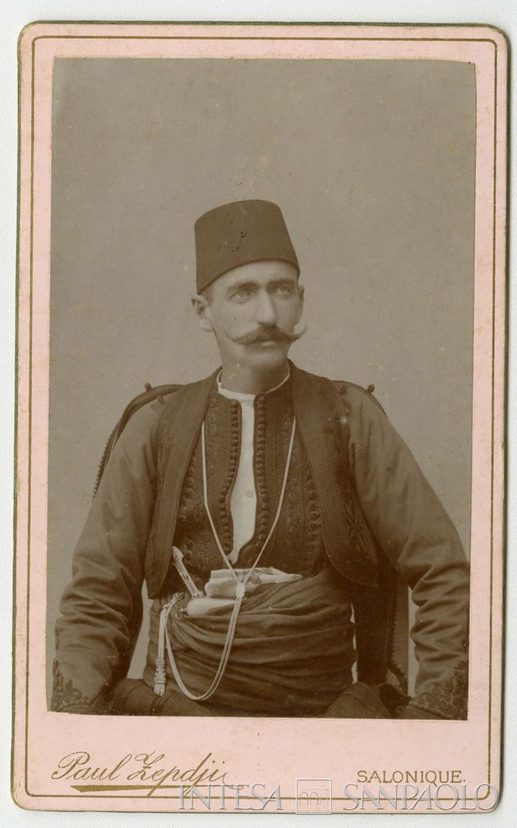 Ritratto di un cavas della famiglia Nogara a Salonicco, 1903  - 1906 (Paul Zepdji)