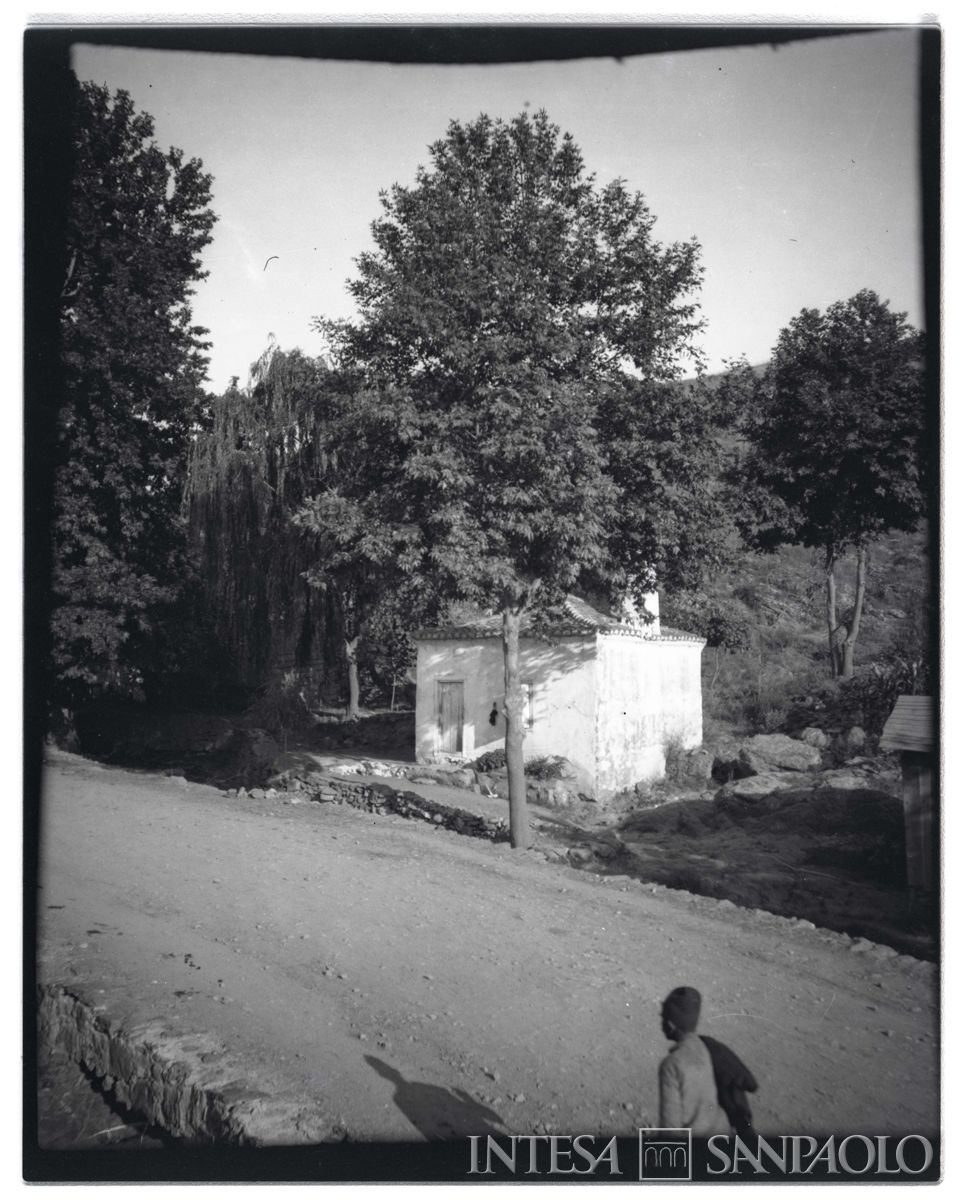 Villaggio rustico con abitanti, 1903  - 1906 (Bernardino Nogara)