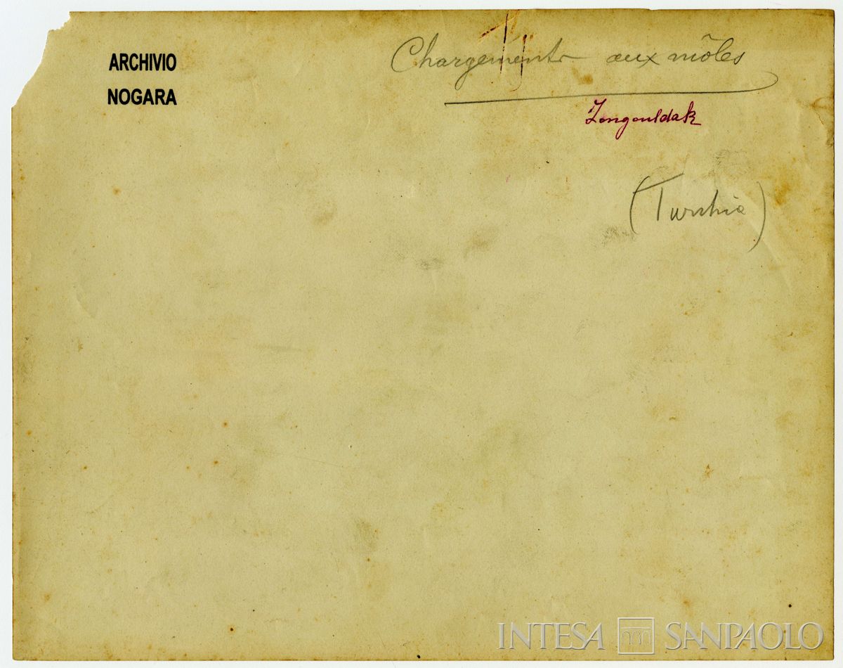 Zona del porto di imbarco nei pressi di Zonguldak sul Mar Nero, 1904 - 1914 (fotografo sconosciuto), verso