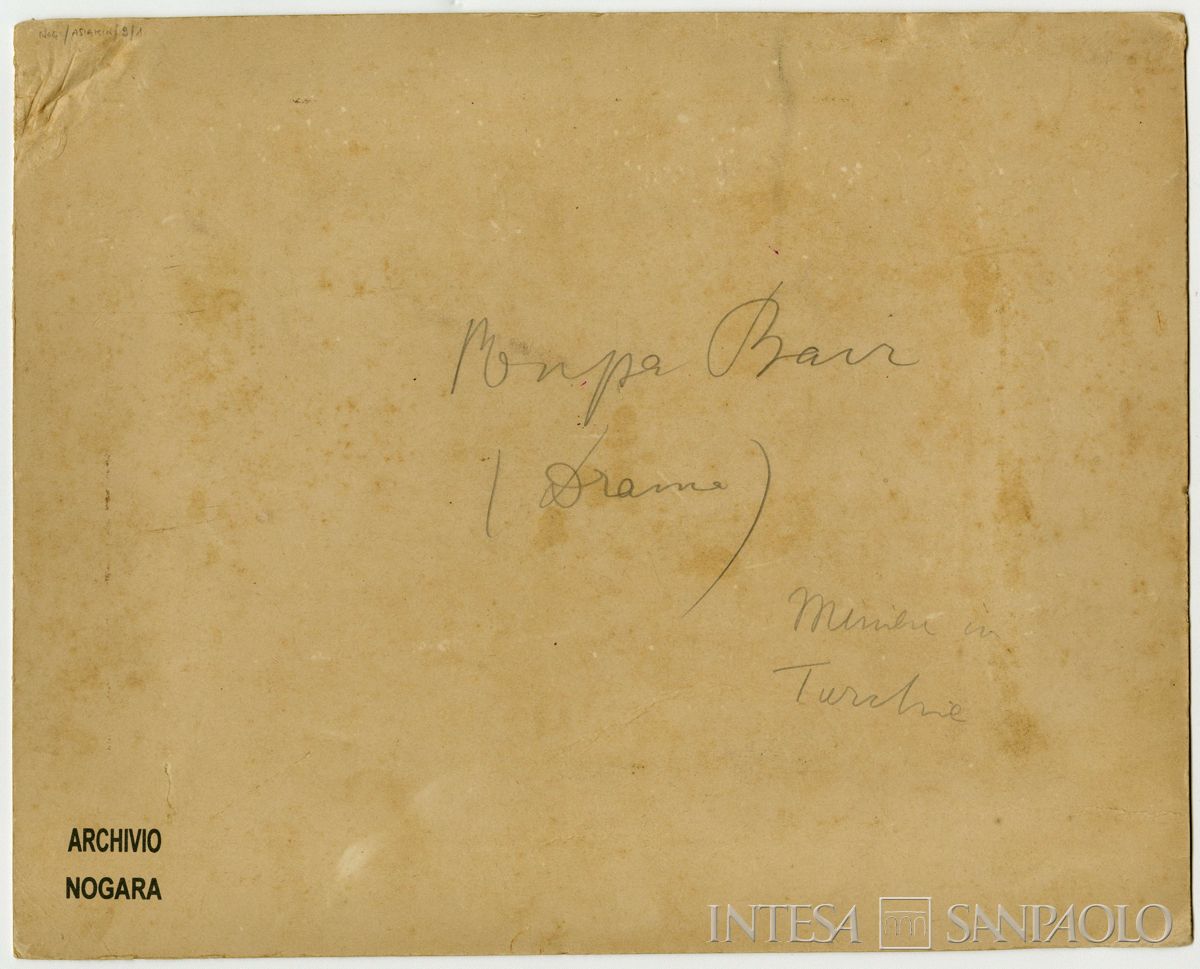 Veduta di un altopiano con accessi di gallerie delle miniere, 1904-1925 (fotografo sconosciuto), verso