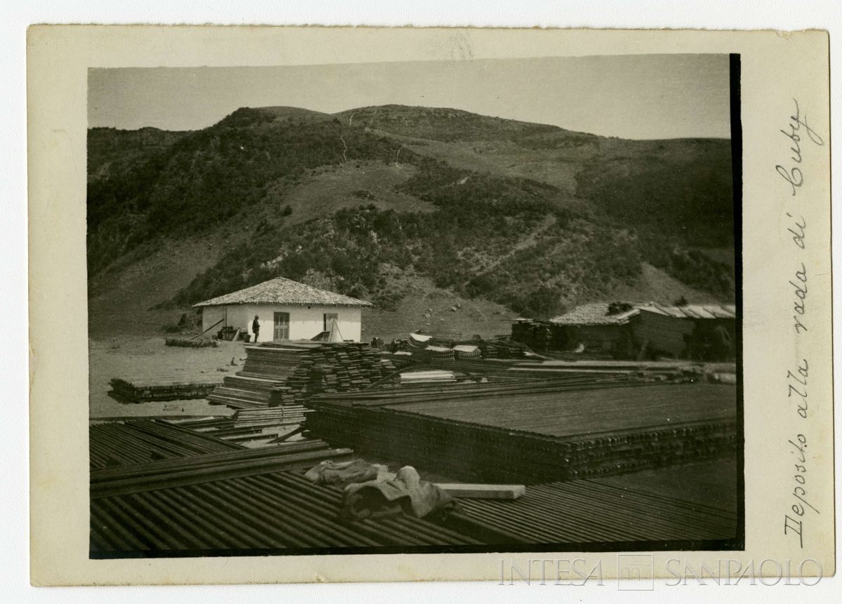 Molo di sbarco dei materiali a Kouby-Aghzi, deposito di Kouby, 1908 (Giulio Martelli)