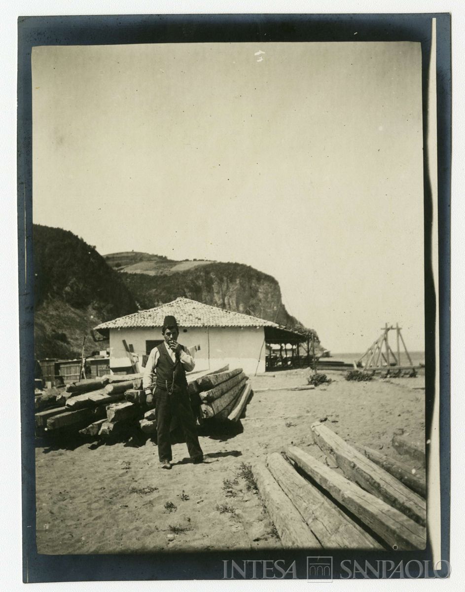 Molo di sbarco dei materiali a Kouby-Aghzi, deposito di Kouby, 1908 (Giulio Martelli)